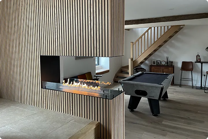 Chimenea de bioetanol de 3 caras empotrada como separador o punto focal