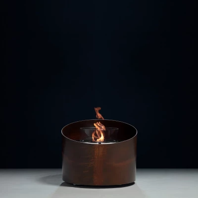 Contour Óxido Corten - Biochimenea Portátil | Compra Aquí Contour Óxido Corten Chimenea de bioetanol portátil de diseño moderno