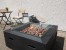 Kawasaki Fire Pit Chimenea de gas portátil para exterior en gris oscuro y negro