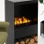 Chimenea de vapor de agua con líneas rectangulares y acabado en acero negro