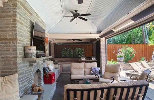 Calentador de patio eléctrico Heation Heatbar en ambiente exterior 